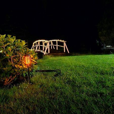 Uroczysko Bed & Breakfast Jastrowie Bagian luar foto
