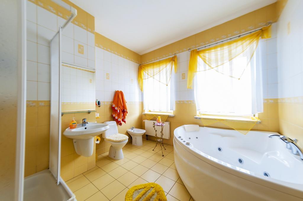 Uroczysko Bed & Breakfast Jastrowie Bagian luar foto