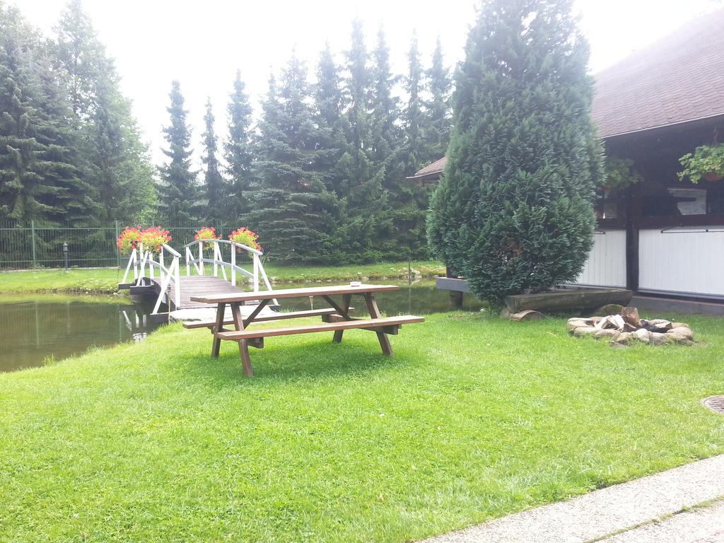 Uroczysko Bed & Breakfast Jastrowie Bagian luar foto